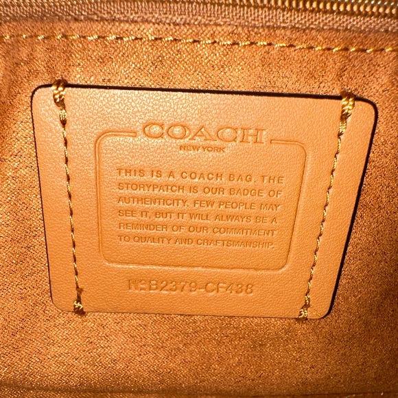 Coach Shoulder Bag - Picture 3 of 8
